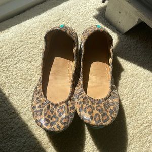 Leopard Tieks